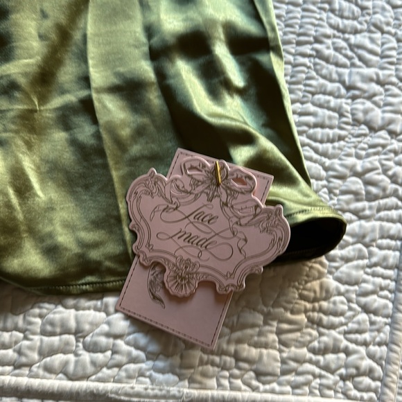 Size Large Flower & Mirror skirt Lace made - Picture 6 of 6